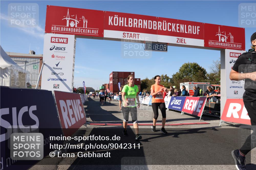03.10.2025 - Köhlbrandbrückenlauf Lena Gebhardt http://msf.ph/oto/9042311 03.10.2025 13:18:08 Ziel 4333, 4366, 4472, 4473, 4620, 4661, 4682, 4950, 5209, 5454, 6310, 6326, 6633, 6634 meine-sportfotos.de