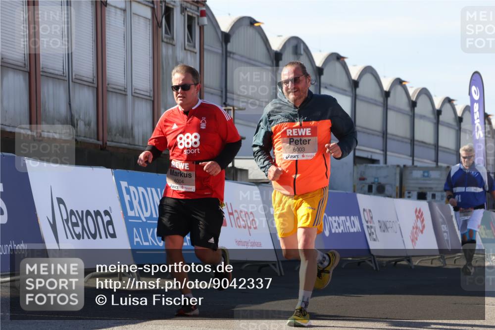 03.10.2025 - Köhlbrandbrückenlauf Luisa Fischer http://msf.ph/oto/9042337 03.10.2025 13:36:26 Ziel 4735, 5045, 5219, 6003, 6004 meine-sportfotos.de