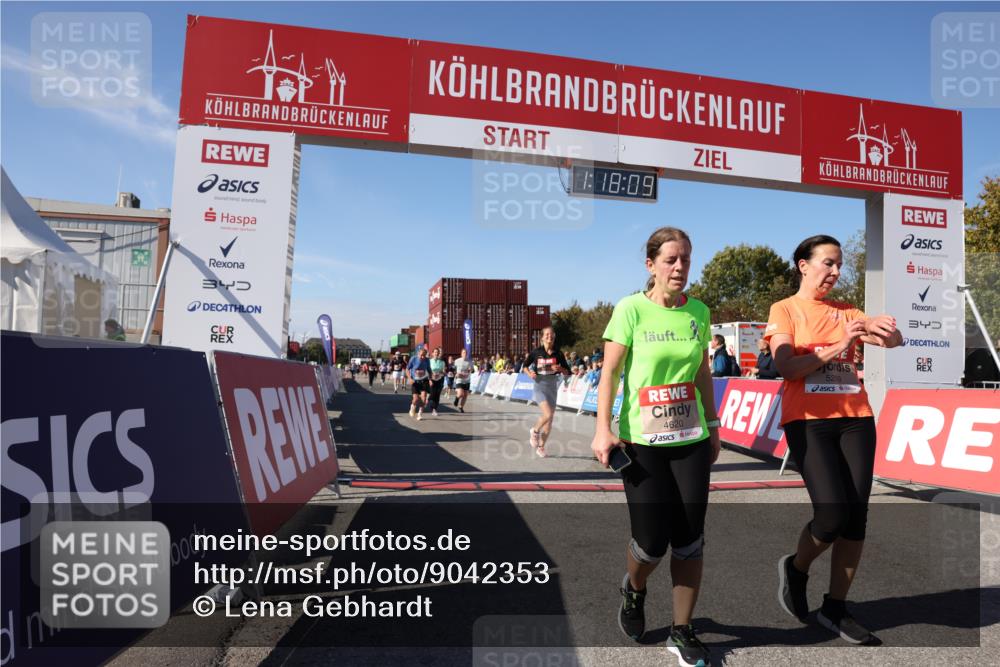 03.10.2025 - Köhlbrandbrückenlauf Lena Gebhardt http://msf.ph/oto/9042353 03.10.2025 13:18:10 Ziel 4472, 4473, 4581, 4600, 4620, 4661, 4682, 4950, 5209, 5454, 6310, 6326, 6633, 6634 meine-sportfotos.de