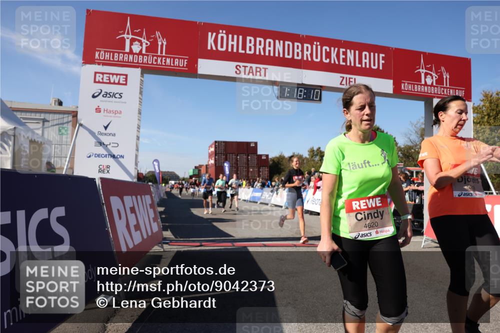 03.10.2025 - Köhlbrandbrückenlauf Lena Gebhardt http://msf.ph/oto/9042373 03.10.2025 13:18:10 Ziel 4472, 4473, 4581, 4600, 4620, 4661, 4682, 4950, 5209, 5454, 6310, 6326, 6633, 6634 meine-sportfotos.de