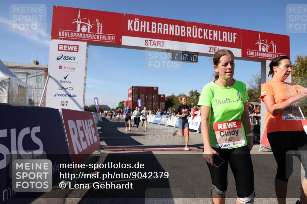 03.10.2025 - Köhlbrandbrückenlauf Lena Gebhardt http://msf.ph/oto/9042379 03.10.2025 13:18:10 Ziel 4472, 4473, 4581, 4600, 4620, 4661, 4682, 4950, 5209, 5454, 6310, 6326, 6633, 6634 meine-sportfotos.de