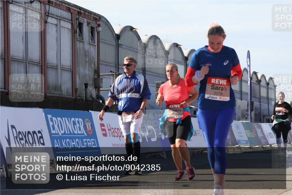 03.10.2025 - Köhlbrandbrückenlauf Luisa Fischer http://msf.ph/oto/9042385 03.10.2025 13:36:33 Ziel 4735, 5199, 5278, 5585, 6003, 6004, 6023, 6825 meine-sportfotos.de