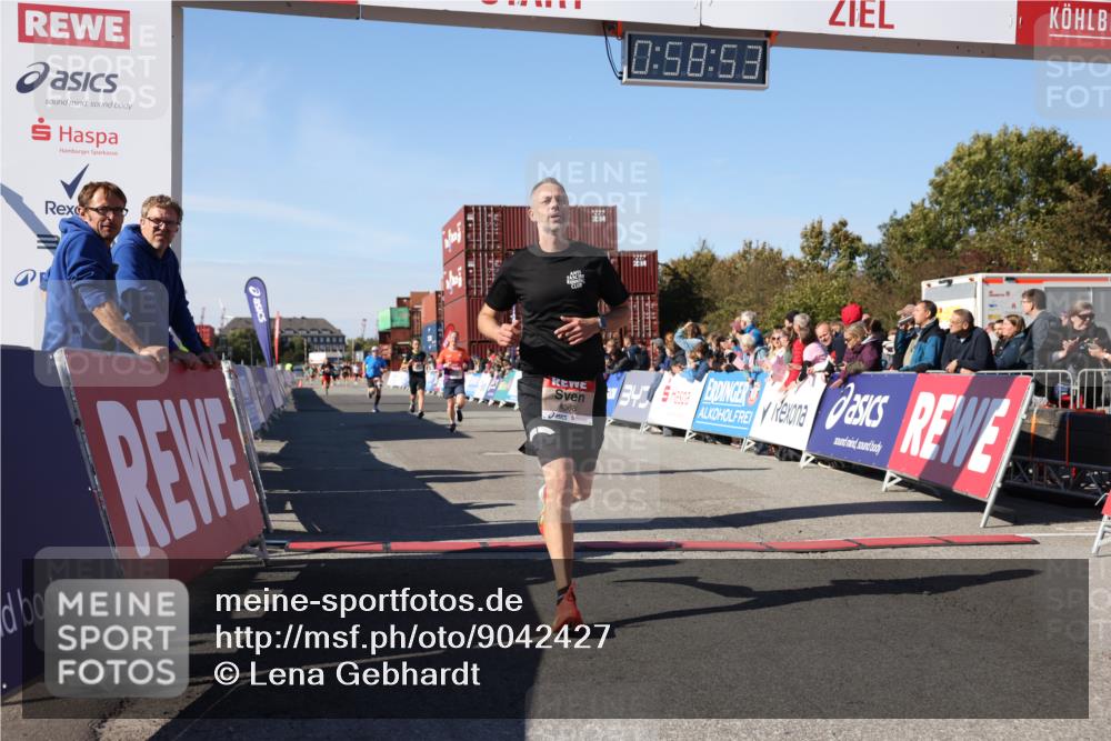03.10.2025 - Köhlbrandbrückenlauf Lena Gebhardt http://msf.ph/oto/9042427 03.10.2025 12:58:54 Ziel 4126, 4368, 5824, 5955, 6167, 6611, 6674 meine-sportfotos.de