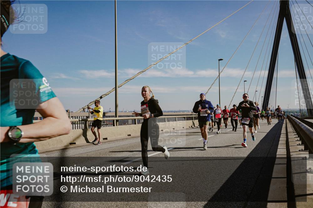 03.10.2025 - Köhlbrandbrückenlauf Michael Burmester http://msf.ph/oto/9042435 03.10.2025 12:23:46 Position 1  meine-sportfotos.de