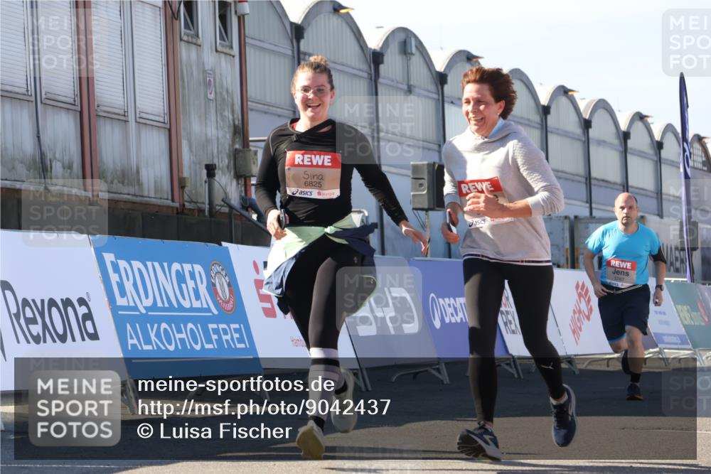 03.10.2025 - Köhlbrandbrückenlauf Luisa Fischer http://msf.ph/oto/9042437 03.10.2025 13:36:37 Ziel 4735, 5199, 5278, 5585, 5767, 6003, 6004, 6023, 6825 meine-sportfotos.de