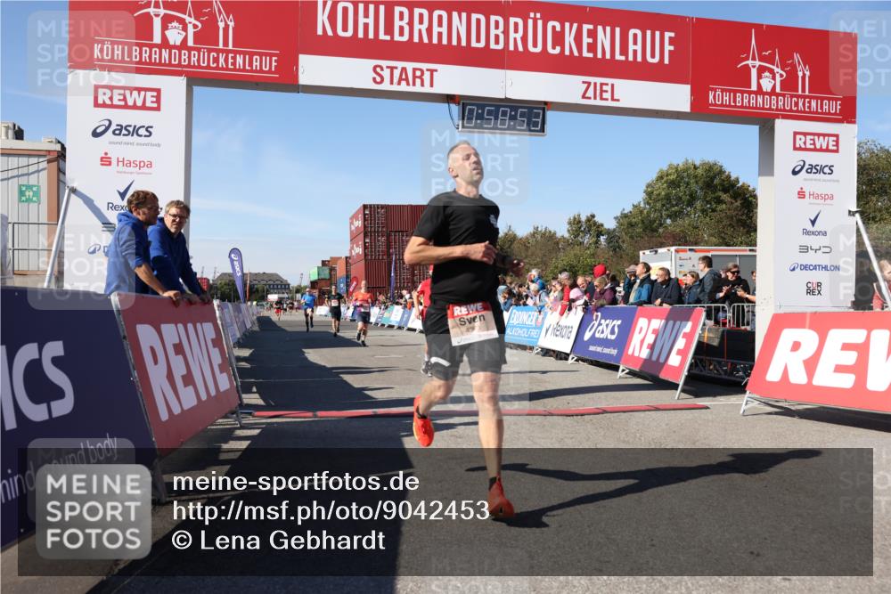 03.10.2025 - Köhlbrandbrückenlauf Lena Gebhardt http://msf.ph/oto/9042453 03.10.2025 12:58:54 Ziel 4126, 4368, 5824, 5955, 6167, 6611, 6674 meine-sportfotos.de