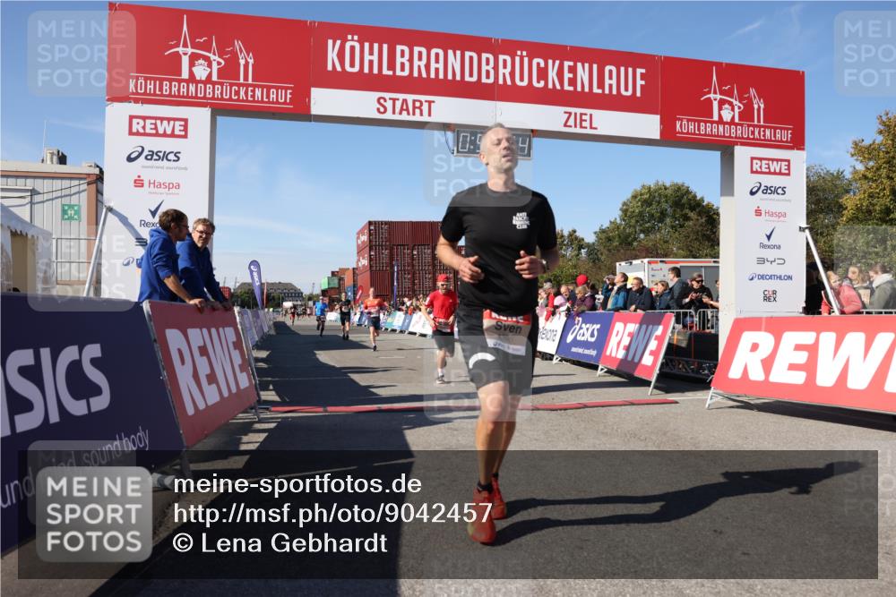 03.10.2025 - Köhlbrandbrückenlauf Lena Gebhardt http://msf.ph/oto/9042457 03.10.2025 12:58:54 Ziel 4126, 4368, 5824, 5955, 6167, 6611, 6674 meine-sportfotos.de