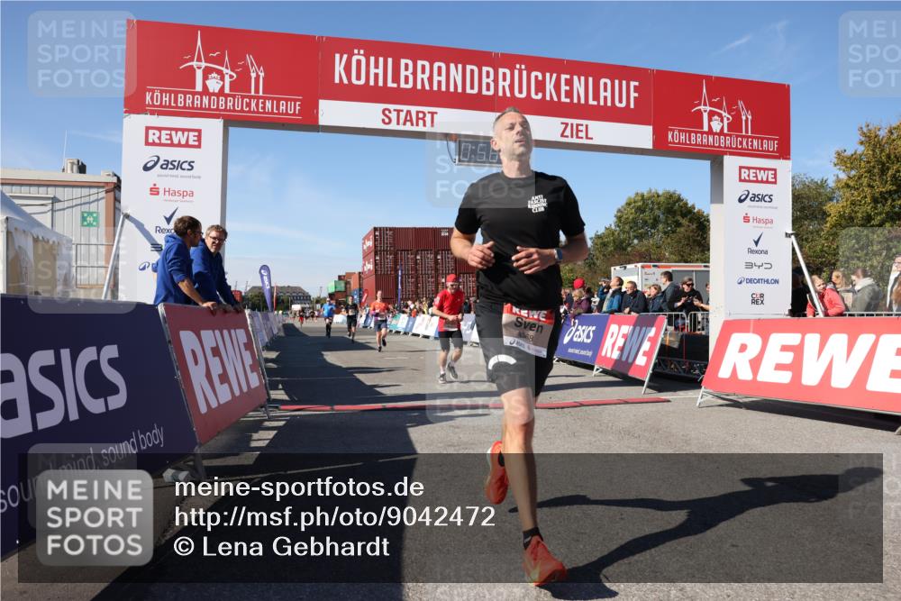 03.10.2025 - Köhlbrandbrückenlauf Lena Gebhardt http://msf.ph/oto/9042472 03.10.2025 12:58:54 Ziel 4126, 4368, 5824, 5955, 6167, 6611, 6674 meine-sportfotos.de