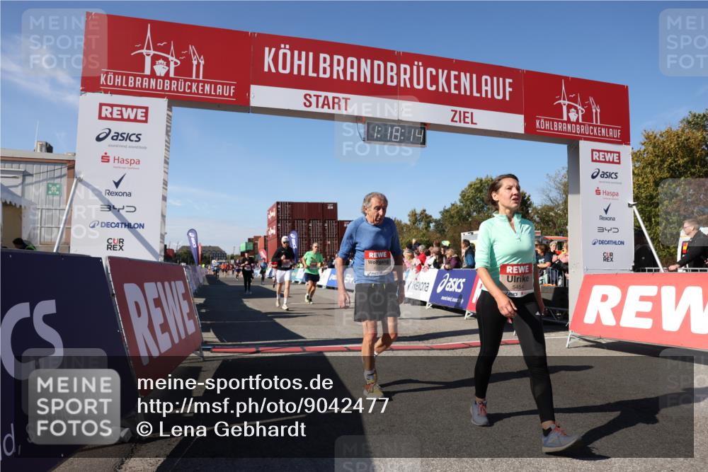 03.10.2025 - Köhlbrandbrückenlauf Lena Gebhardt http://msf.ph/oto/9042477 03.10.2025 13:18:15 Ziel 4472, 4473, 4581, 4600, 4620, 4661, 5209, 5379, 5454, 5691, 5816, 6001, 6310, 6326 meine-sportfotos.de