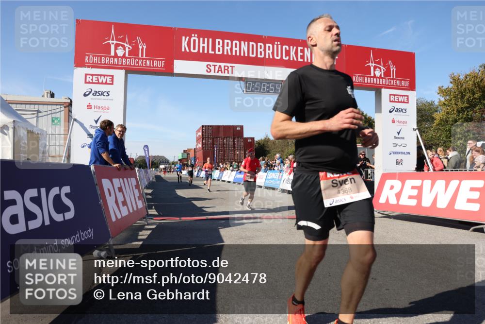 03.10.2025 - Köhlbrandbrückenlauf Lena Gebhardt http://msf.ph/oto/9042478 03.10.2025 12:58:55 Ziel 4126, 4368, 5824, 5955, 6167, 6611, 6674 meine-sportfotos.de