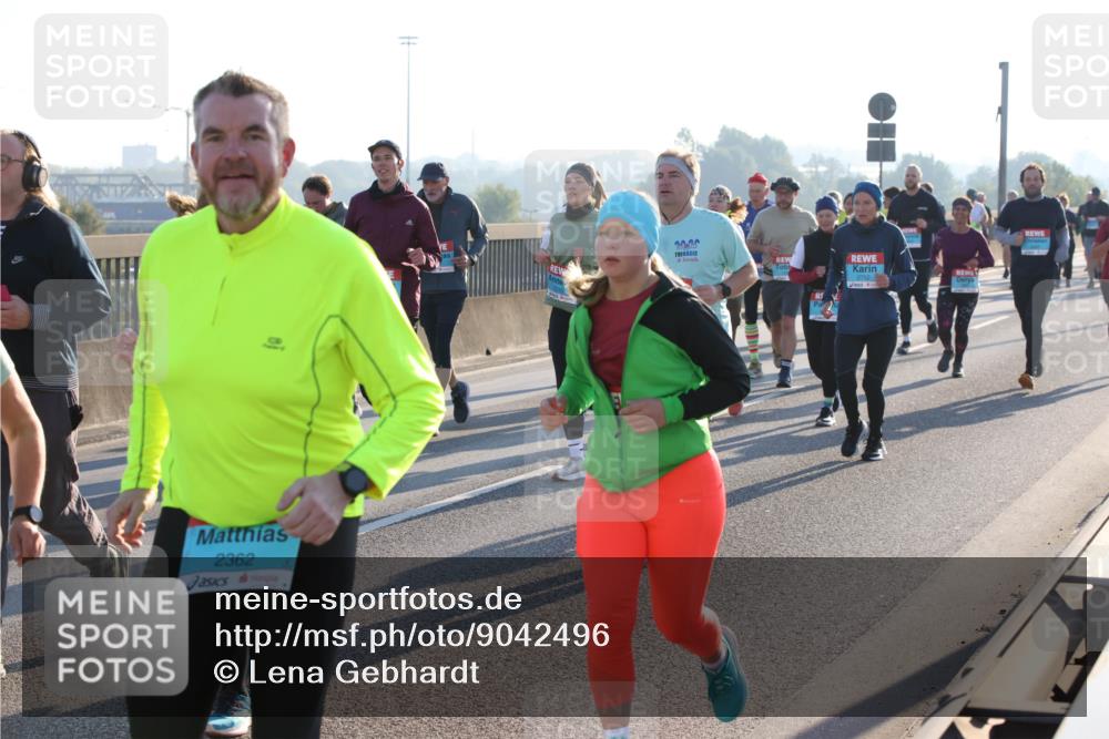 03.10.2025 - Köhlbrandbrückenlauf Lena Gebhardt http://msf.ph/oto/9042496 03.10.2025 09:26:06 Position 1 2362, 2752 meine-sportfotos.de