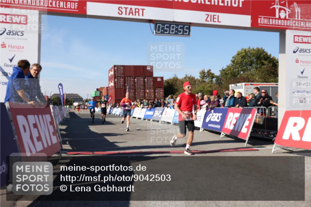 03.10.2025 - Köhlbrandbrückenlauf Lena Gebhardt http://msf.ph/oto/9042503 03.10.2025 12:58:55 Ziel 4126, 4368, 5824, 5955, 6167, 6611, 6674 meine-sportfotos.de