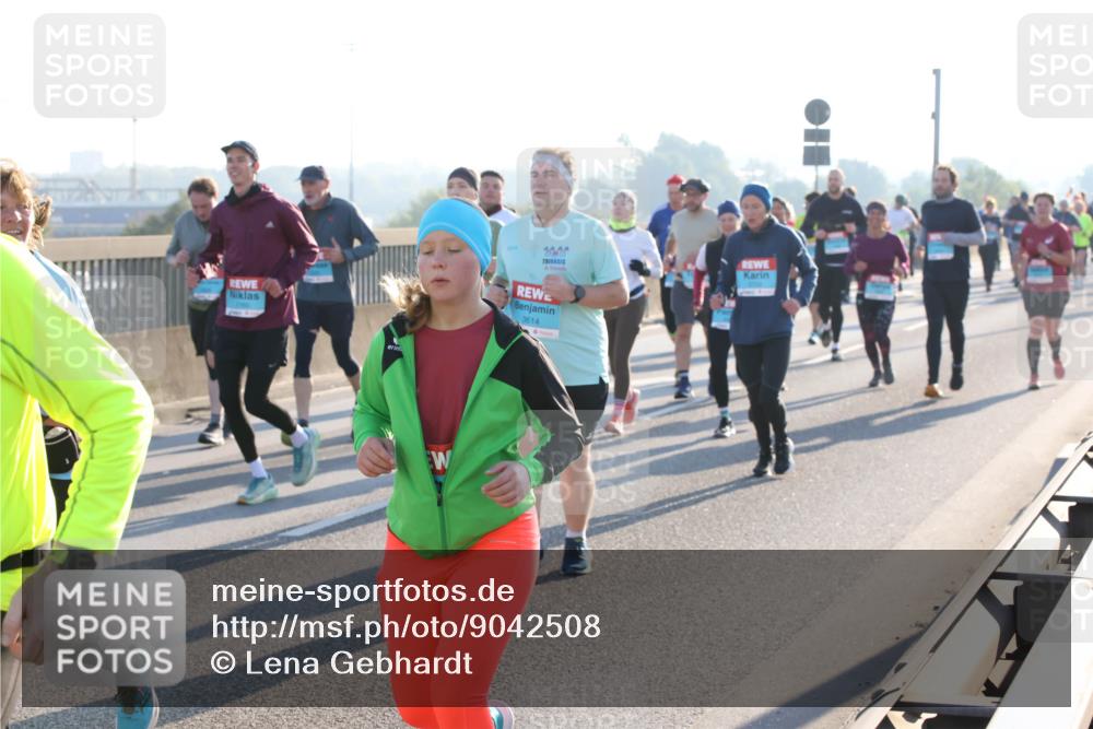 03.10.2025 - Köhlbrandbrückenlauf Lena Gebhardt http://msf.ph/oto/9042508 03.10.2025 09:26:07 Position 1 3614 meine-sportfotos.de