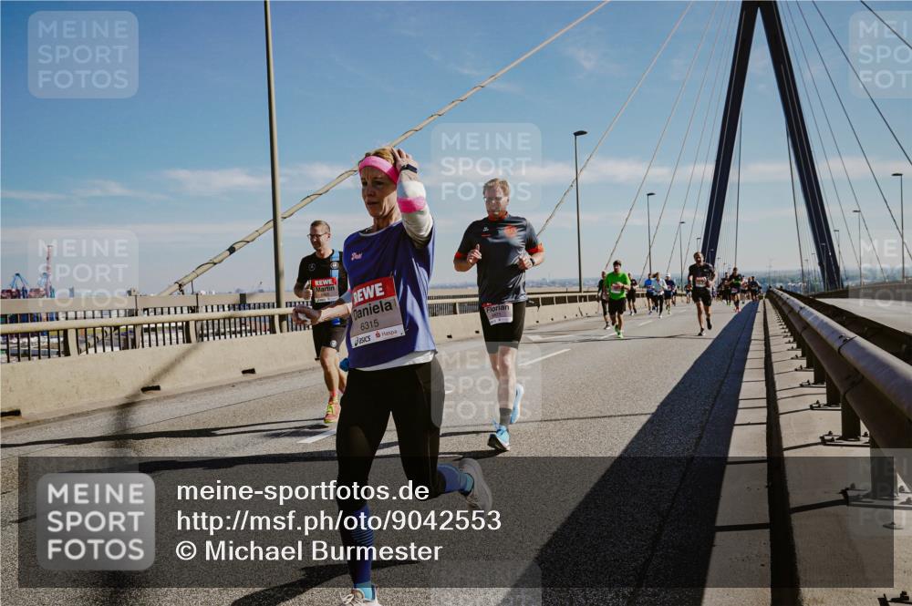 03.10.2025 - Köhlbrandbrückenlauf Michael Burmester http://msf.ph/oto/9042553 03.10.2025 12:23:55 Position 1 6315 meine-sportfotos.de
