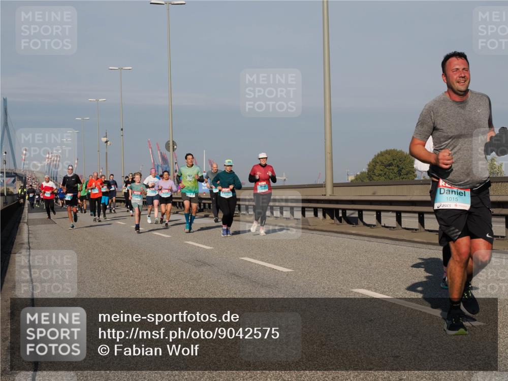 03.10.2025 - Köhlbrandbrückenlauf Fabian Wolf http://msf.ph/oto/9042575 03.10.2025 09:56:00 Position 3 1015 meine-sportfotos.de
