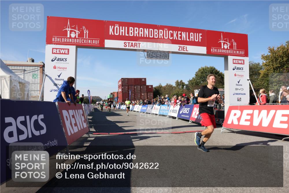 03.10.2025 - Köhlbrandbrückenlauf Lena Gebhardt http://msf.ph/oto/9042622 03.10.2025 12:59:08 Ziel 4126, 4164, 4226, 5967, 6036, 6329, 6390, 6478, 6493 meine-sportfotos.de