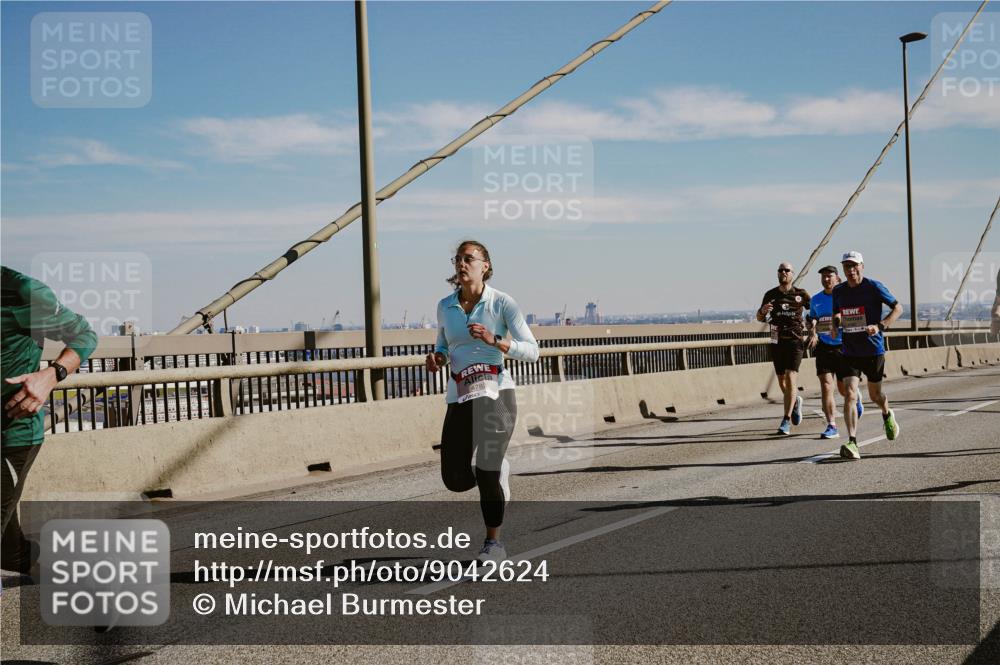 03.10.2025 - Köhlbrandbrückenlauf Michael Burmester http://msf.ph/oto/9042624 03.10.2025 12:24:01 Position 1 4782 meine-sportfotos.de