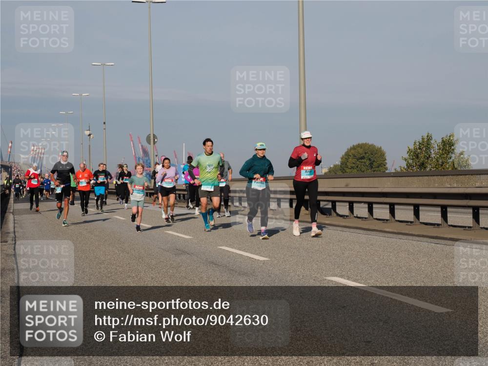 03.10.2025 - Köhlbrandbrückenlauf Fabian Wolf http://msf.ph/oto/9042630 03.10.2025 09:56:02 Position 3  meine-sportfotos.de