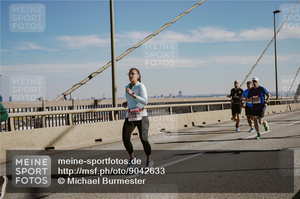 03.10.2025 - Köhlbrandbrückenlauf Michael Burmester http://msf.ph/oto/9042633 03.10.2025 12:24:01 Position 1 4788 meine-sportfotos.de
