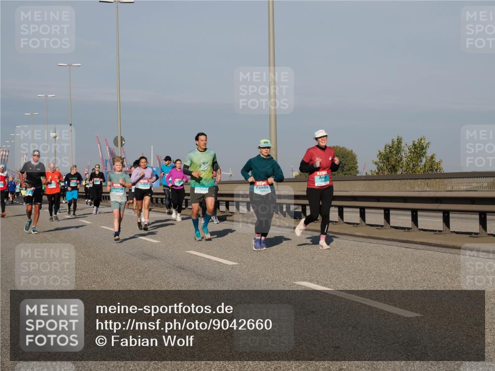 03.10.2025 - Köhlbrandbrückenlauf Fabian Wolf http://msf.ph/oto/9042660 03.10.2025 09:56:03 Position 3 1418 meine-sportfotos.de