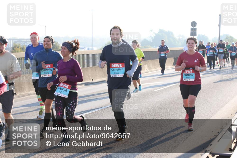 03.10.2025 - Köhlbrandbrückenlauf Lena Gebhardt http://msf.ph/oto/9042667 03.10.2025 09:26:11 Position 1 3510, 2376, 1001, 3669, 38, 3663 meine-sportfotos.de