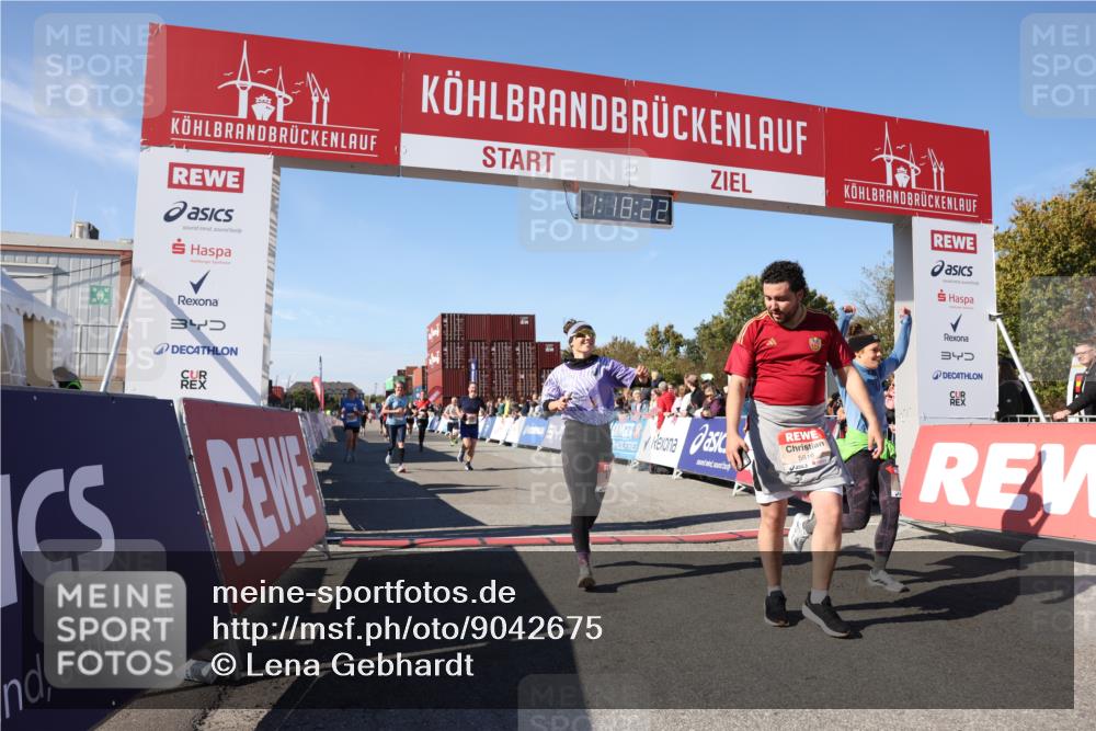 03.10.2025 - Köhlbrandbrückenlauf Lena Gebhardt http://msf.ph/oto/9042675 03.10.2025 13:18:23 Ziel 4280, 4341, 4560, 4581, 4600, 4760, 4819, 4882, 5192, 5379, 5440, 5691, 5722, 5816, 6001 meine-sportfotos.de