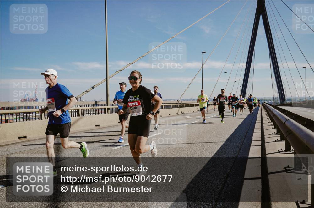 03.10.2025 - Köhlbrandbrückenlauf Michael Burmester http://msf.ph/oto/9042677 03.10.2025 12:24:04 Position 1 6601 meine-sportfotos.de