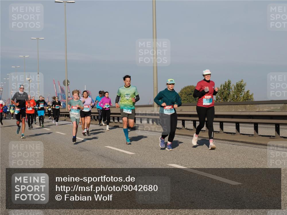 03.10.2025 - Köhlbrandbrückenlauf Fabian Wolf http://msf.ph/oto/9042680 03.10.2025 09:56:04 Position 3 2061, 1418 meine-sportfotos.de
