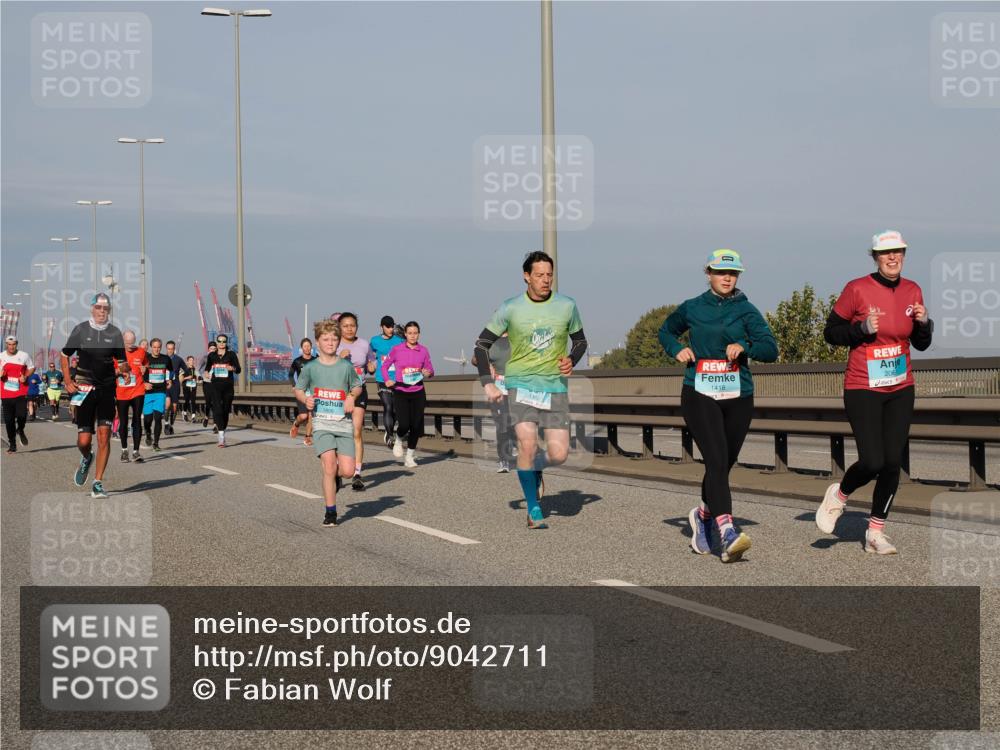03.10.2025 - Köhlbrandbrückenlauf Fabian Wolf http://msf.ph/oto/9042711 03.10.2025 09:56:04 Position 3 1806, 2061, 1418 meine-sportfotos.de