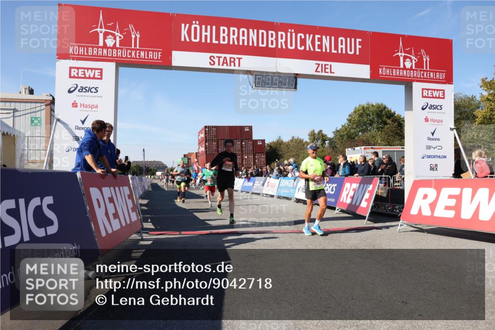 03.10.2025 - Köhlbrandbrückenlauf Lena Gebhardt http://msf.ph/oto/9042718 03.10.2025 12:59:11 Ziel 4164, 4226, 4441, 5967, 6036, 6329, 6390, 6391, 6478, 6493 meine-sportfotos.de