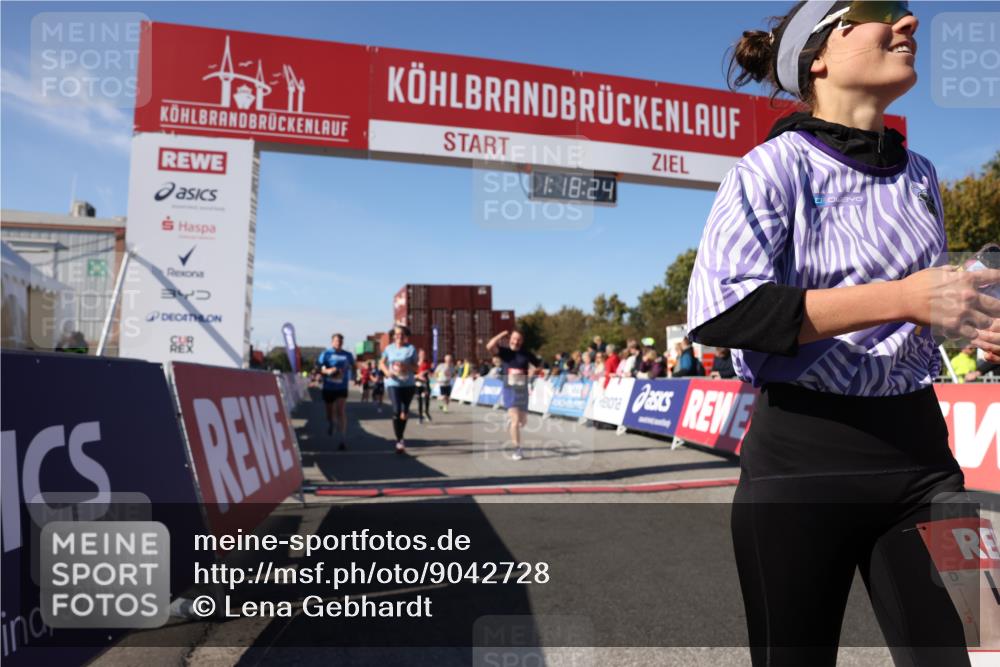 03.10.2025 - Köhlbrandbrückenlauf Lena Gebhardt http://msf.ph/oto/9042728 03.10.2025 13:18:24 Ziel 4154, 4280, 4341, 4560, 4581, 4600, 4760, 4819, 4882, 5192, 5379, 5440, 5691, 5722, 5816, 6001 meine-sportfotos.de