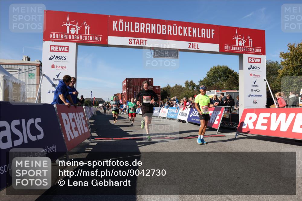 03.10.2025 - Köhlbrandbrückenlauf Lena Gebhardt http://msf.ph/oto/9042730 03.10.2025 12:59:12 Ziel 4164, 4226, 4441, 5967, 6036, 6154, 6329, 6390, 6391, 6478, 6493 meine-sportfotos.de