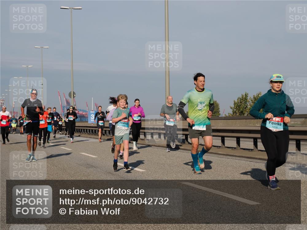 03.10.2025 - Köhlbrandbrückenlauf Fabian Wolf http://msf.ph/oto/9042732 03.10.2025 09:56:05 Position 3 1806, 1418 meine-sportfotos.de