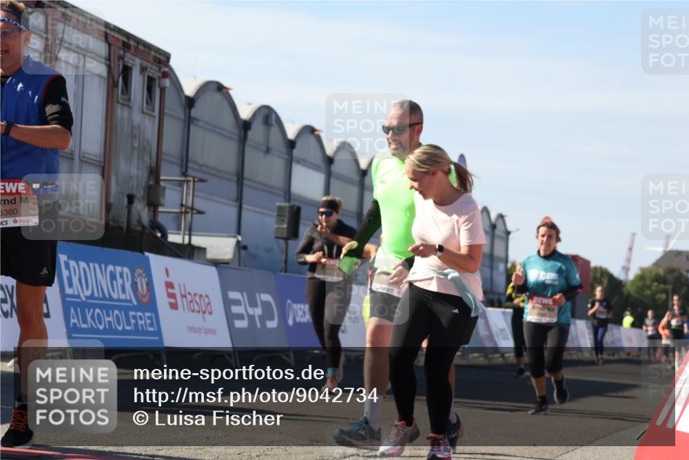 03.10.2025 - Köhlbrandbrückenlauf Luisa Fischer http://msf.ph/oto/9042734 03.10.2025 13:37:09 Ziel 5262, 5303, 5466, 5507, 5576, 5592, 6104, 6380, 6381, 6521 meine-sportfotos.de