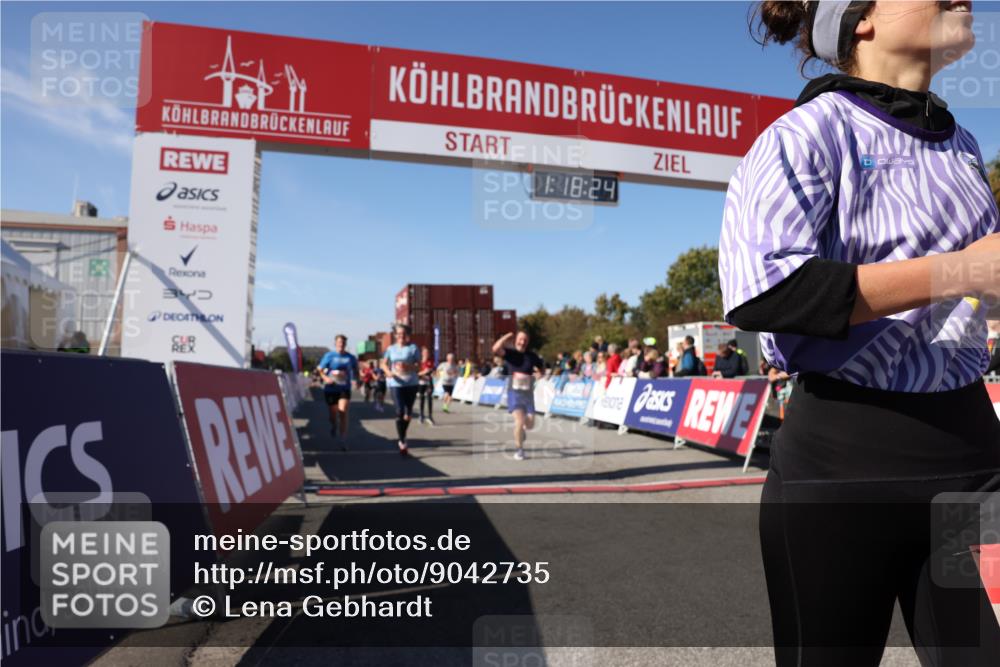 03.10.2025 - Köhlbrandbrückenlauf Lena Gebhardt http://msf.ph/oto/9042735 03.10.2025 13:18:25 Ziel 4154, 4280, 4341, 4560, 4581, 4600, 4760, 4819, 4882, 5192, 5379, 5440, 5691, 5722, 5816, 6001 meine-sportfotos.de