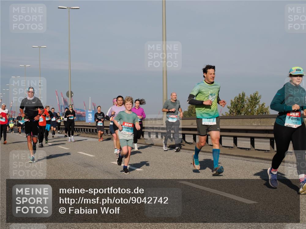 03.10.2025 - Köhlbrandbrückenlauf Fabian Wolf http://msf.ph/oto/9042742 03.10.2025 09:56:05 Position 3 3, 1806, 1362, 1418 meine-sportfotos.de