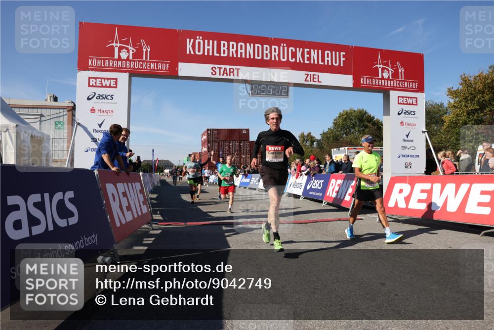 03.10.2025 - Köhlbrandbrückenlauf Lena Gebhardt http://msf.ph/oto/9042749 03.10.2025 12:59:13 Ziel 4164, 4226, 4371, 4441, 5967, 6036, 6154, 6329, 6390, 6391, 6478, 6484, 6493 meine-sportfotos.de