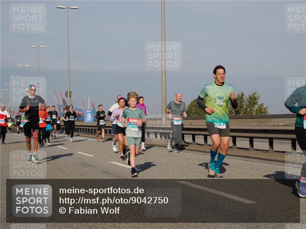 03.10.2025 - Köhlbrandbrückenlauf Fabian Wolf http://msf.ph/oto/9042750 03.10.2025 09:56:06 Position 3 1806, 1362 meine-sportfotos.de