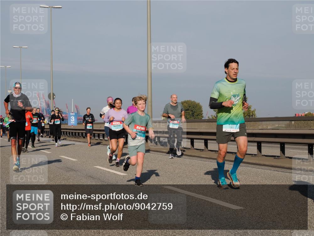 03.10.2025 - Köhlbrandbrückenlauf Fabian Wolf http://msf.ph/oto/9042759 03.10.2025 09:56:06 Position 3 1806, 1362 meine-sportfotos.de