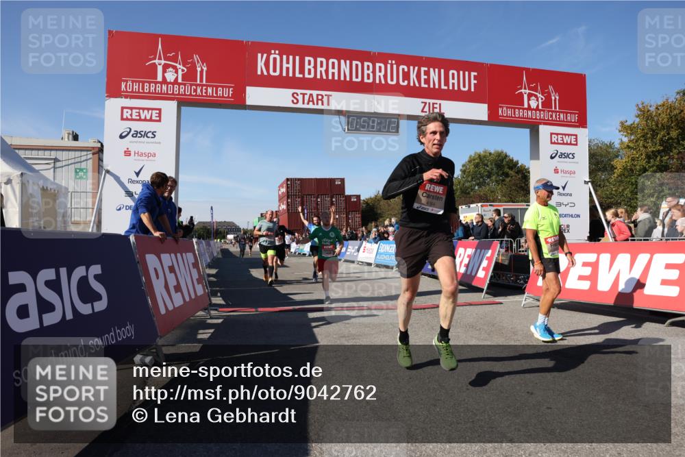 03.10.2025 - Köhlbrandbrückenlauf Lena Gebhardt http://msf.ph/oto/9042762 03.10.2025 12:59:13 Ziel 4164, 4226, 4371, 4441, 5967, 6036, 6154, 6329, 6390, 6391, 6478, 6484, 6493 meine-sportfotos.de