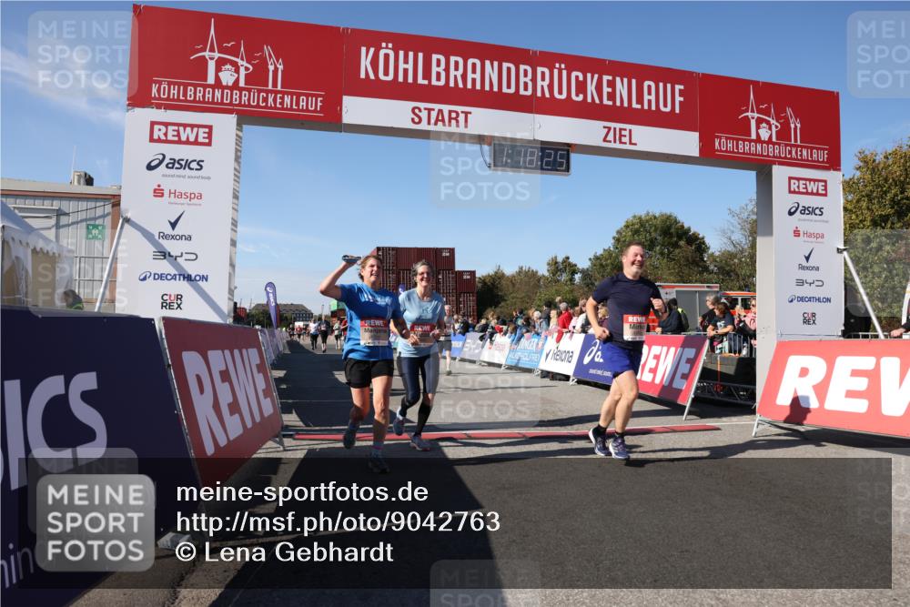 03.10.2025 - Köhlbrandbrückenlauf Lena Gebhardt http://msf.ph/oto/9042763 03.10.2025 13:18:26 Ziel 4154, 4280, 4341, 4560, 4581, 4760, 4819, 4826, 4882, 5192, 5379, 5440, 5691, 5722, 5816, 6001, 6700 meine-sportfotos.de