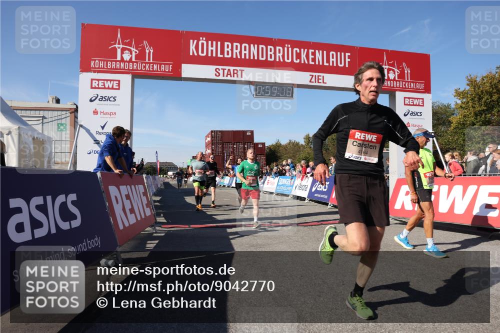 03.10.2025 - Köhlbrandbrückenlauf Lena Gebhardt http://msf.ph/oto/9042770 03.10.2025 12:59:13 Ziel 4164, 4226, 4371, 4441, 5967, 6036, 6154, 6329, 6390, 6391, 6478, 6484, 6493 meine-sportfotos.de
