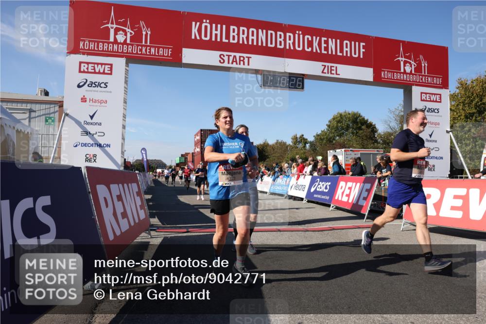 03.10.2025 - Köhlbrandbrückenlauf Lena Gebhardt http://msf.ph/oto/9042771 03.10.2025 13:18:26 Ziel 4154, 4280, 4341, 4560, 4581, 4760, 4819, 4826, 4882, 5192, 5379, 5440, 5691, 5722, 5816, 6001, 6700 meine-sportfotos.de