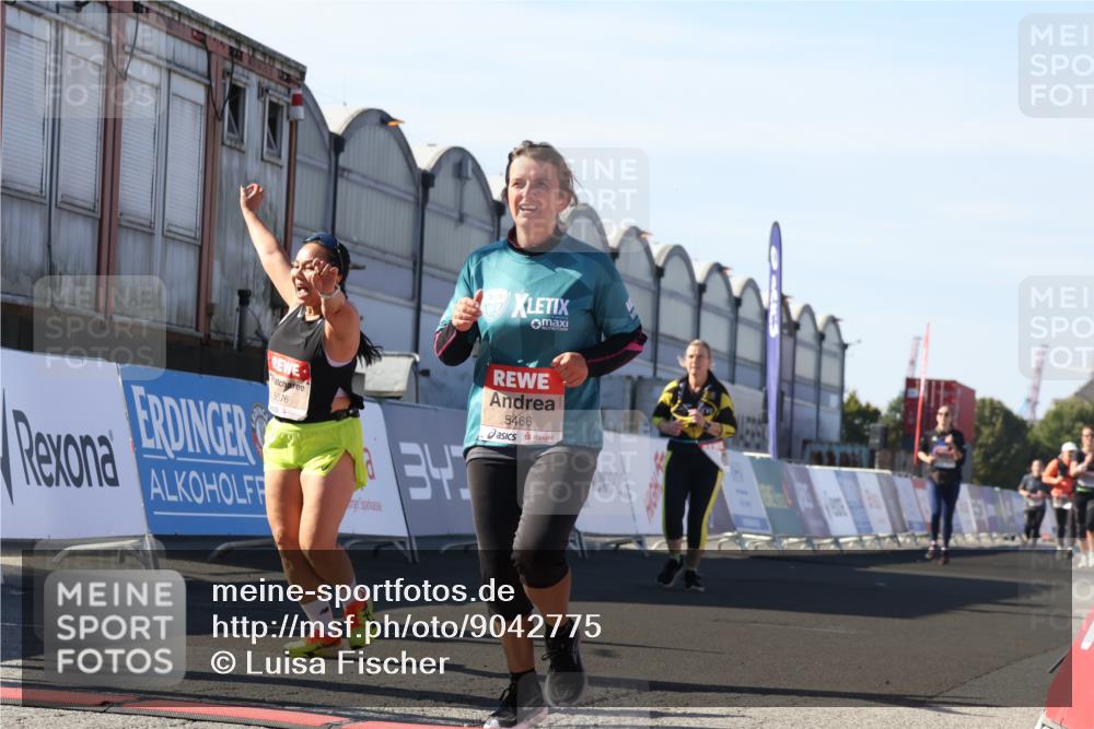 03.10.2025 - Köhlbrandbrückenlauf Luisa Fischer http://msf.ph/oto/9042775 03.10.2025 13:37:12 Ziel 5143, 5262, 5303, 5466, 5507, 5576, 6104, 6380, 6381, 6521 meine-sportfotos.de