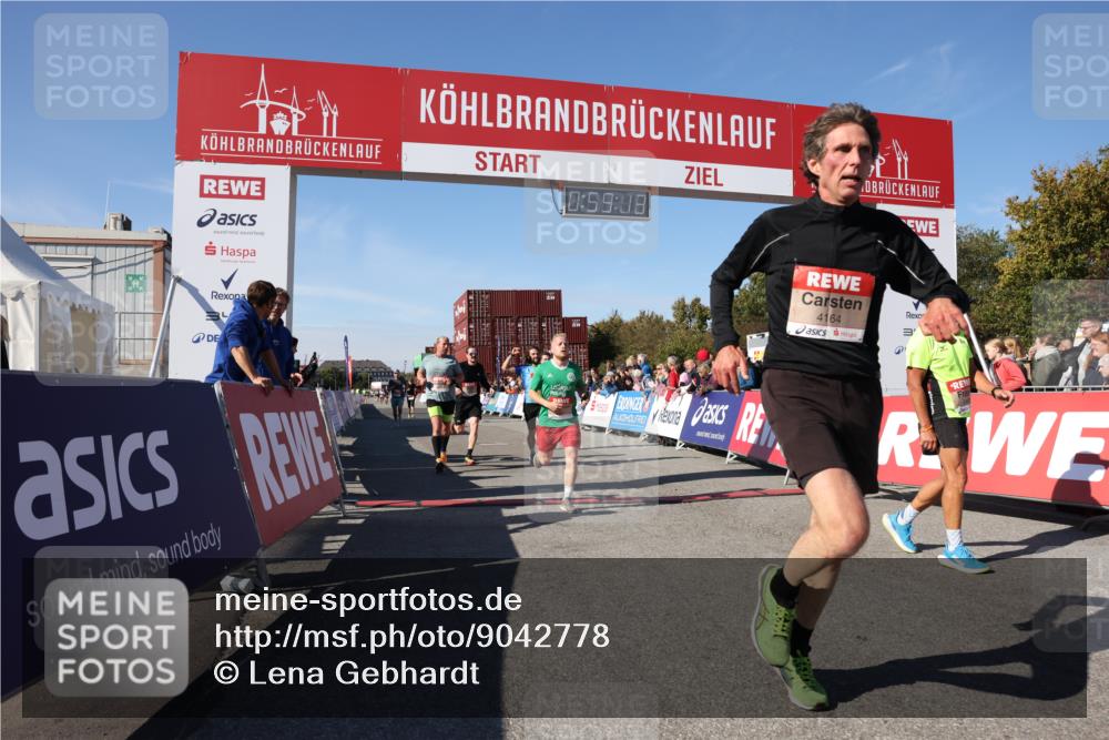 03.10.2025 - Köhlbrandbrückenlauf Lena Gebhardt http://msf.ph/oto/9042778 03.10.2025 12:59:13 Ziel 4164, 4226, 4371, 4441, 5967, 6036, 6154, 6329, 6390, 6391, 6478, 6484, 6493 meine-sportfotos.de