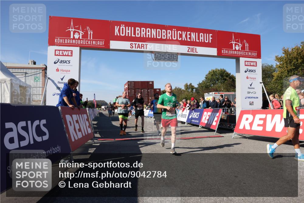 03.10.2025 - Köhlbrandbrückenlauf Lena Gebhardt http://msf.ph/oto/9042784 03.10.2025 12:59:14 Ziel 4164, 4226, 4371, 4441, 5967, 6036, 6154, 6329, 6390, 6391, 6478, 6484, 6493, 6609 meine-sportfotos.de