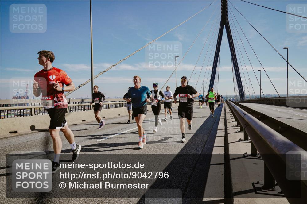 03.10.2025 - Köhlbrandbrückenlauf Michael Burmester http://msf.ph/oto/9042796 03.10.2025 12:24:11 Position 1 6724 meine-sportfotos.de