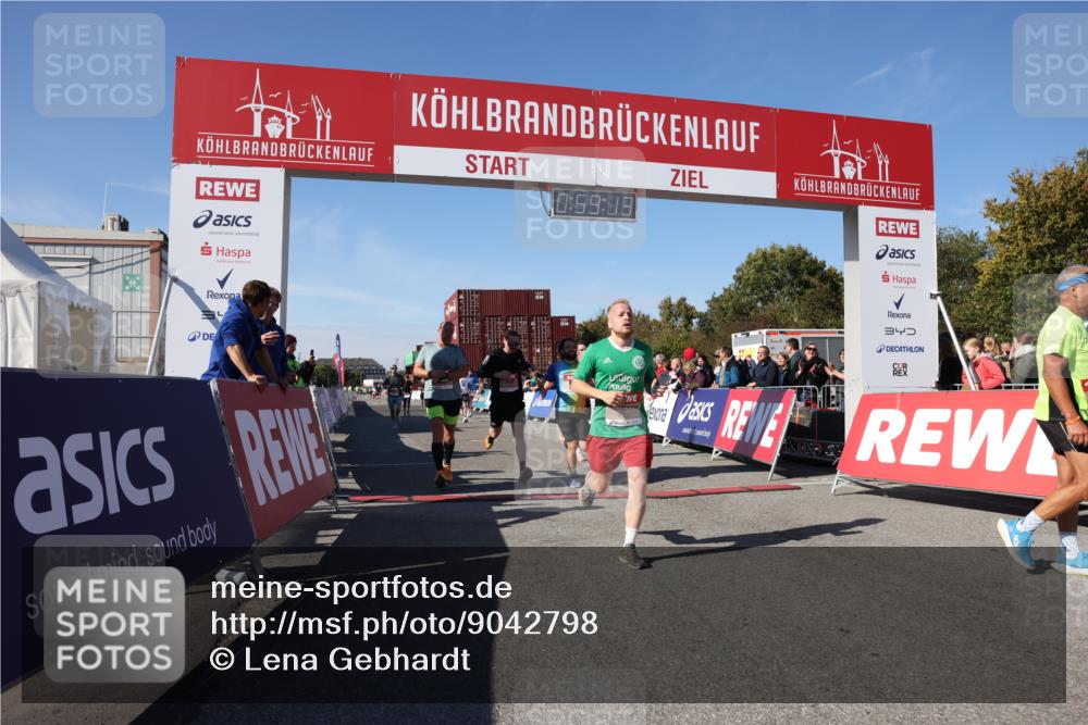 03.10.2025 - Köhlbrandbrückenlauf Lena Gebhardt http://msf.ph/oto/9042798 03.10.2025 12:59:14 Ziel 4164, 4226, 4371, 4441, 5967, 6036, 6154, 6329, 6390, 6391, 6478, 6484, 6493, 6609 meine-sportfotos.de