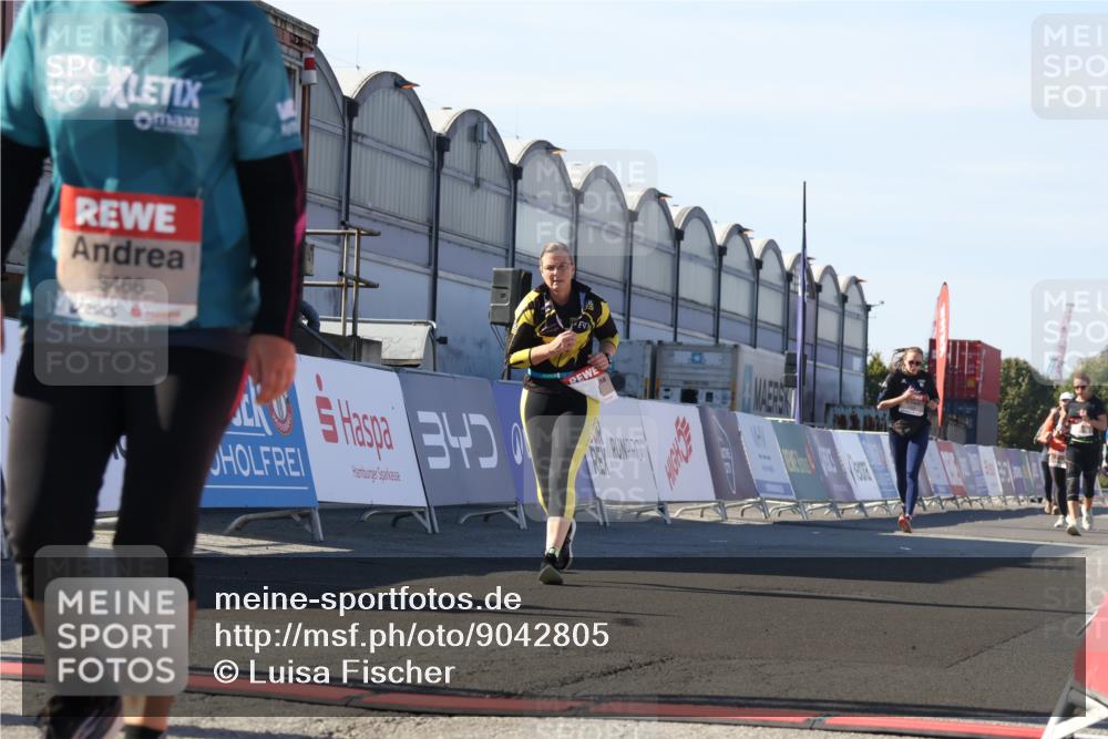 03.10.2025 - Köhlbrandbrückenlauf Luisa Fischer http://msf.ph/oto/9042805 03.10.2025 13:37:14 Ziel 5143, 5262, 5303, 5466, 5507, 5576, 6104, 6380, 6381, 6521 meine-sportfotos.de