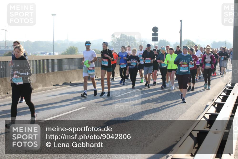 03.10.2025 - Köhlbrandbrückenlauf Lena Gebhardt http://msf.ph/oto/9042806 03.10.2025 09:26:15 Position 1 2622, 1700 meine-sportfotos.de